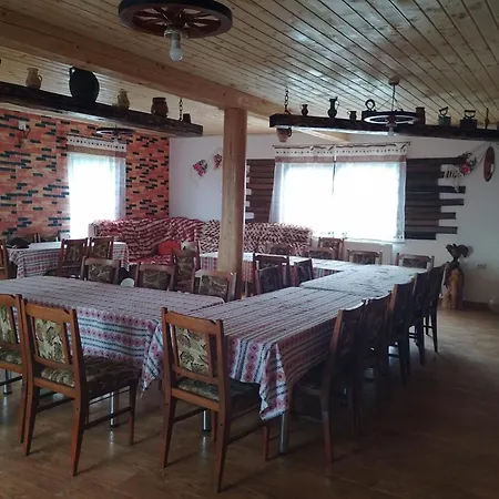 Cabana La Dragos Si Carmen Pe Coclauri Кемпинг